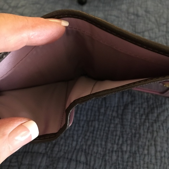 Coach - Picture 4 of 5